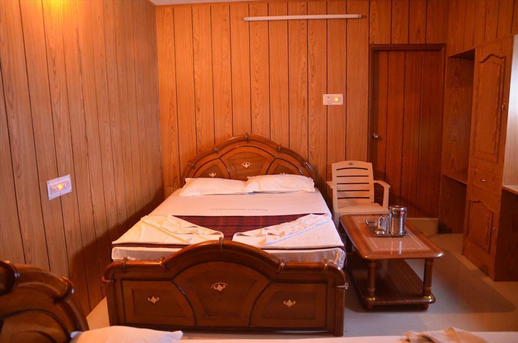 Saravanan Lodge Madrás Habitación foto